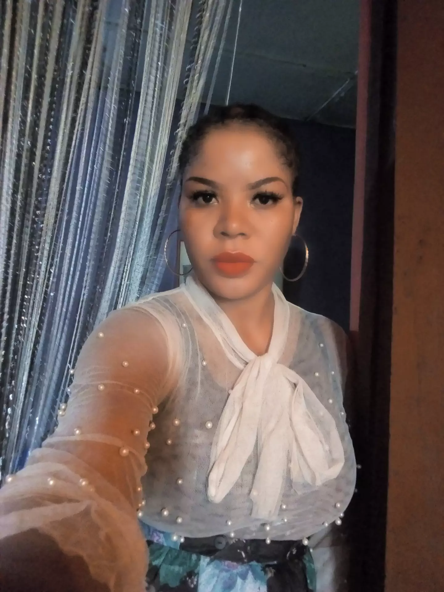 Lola Likinyo avatar picture
