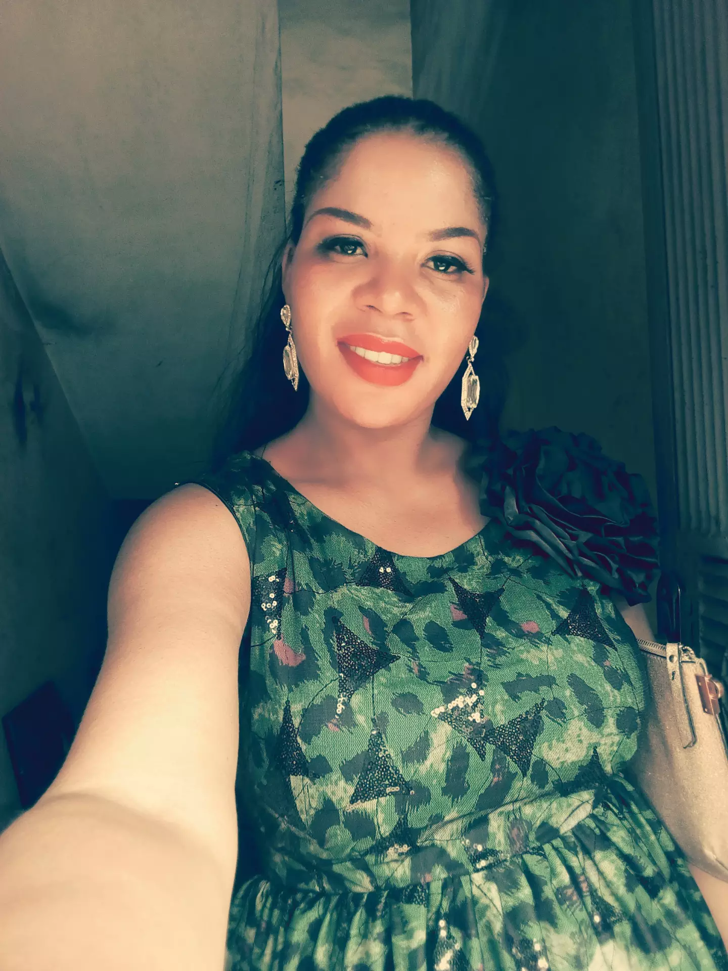 Lola Likinyo avatar picture