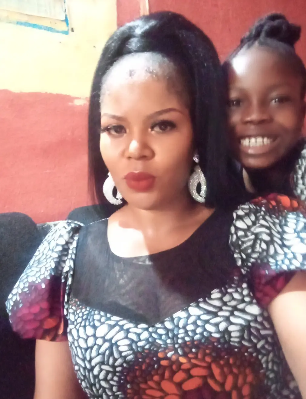 Lola Likinyo avatar picture