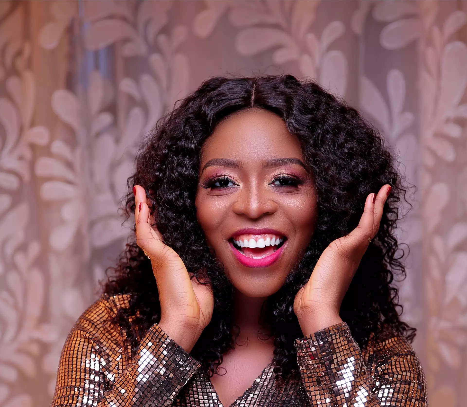 Ella Ose Usiholo avatar picture